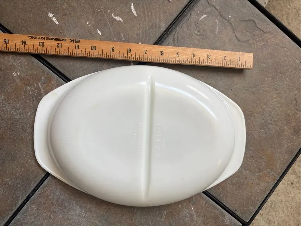 Pyrex 106 White Milk Glass Divided Oval Casserole Baking Dish 1½ Qt